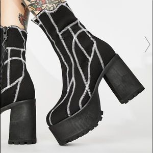 Poster Grl It’s Called Clout Platform Boots